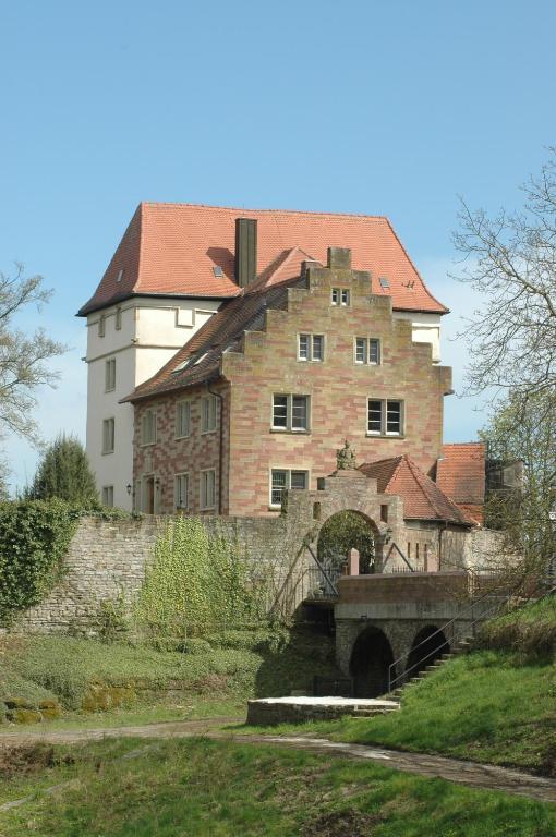 Schloss Neuburg Otel Mosbach  Dış mekan fotoğraf