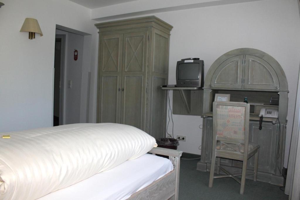 Schloss Neuburg Otel Mosbach  Oda fotoğraf