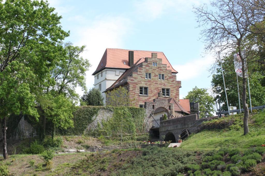 Schloss Neuburg Otel Mosbach  Dış mekan fotoğraf